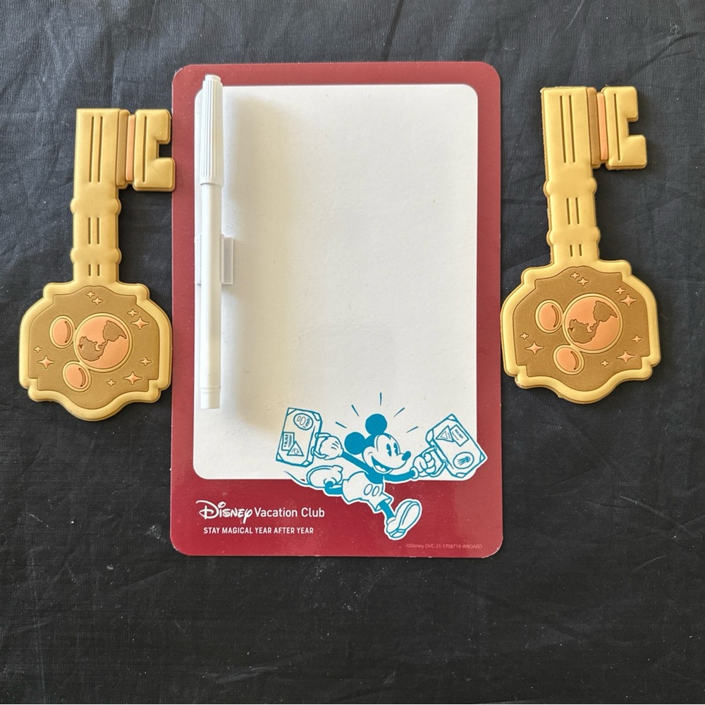 New DVC Gold 2 Mickey Mouse Magic Keys & Magnetic refrigerator board and marker
